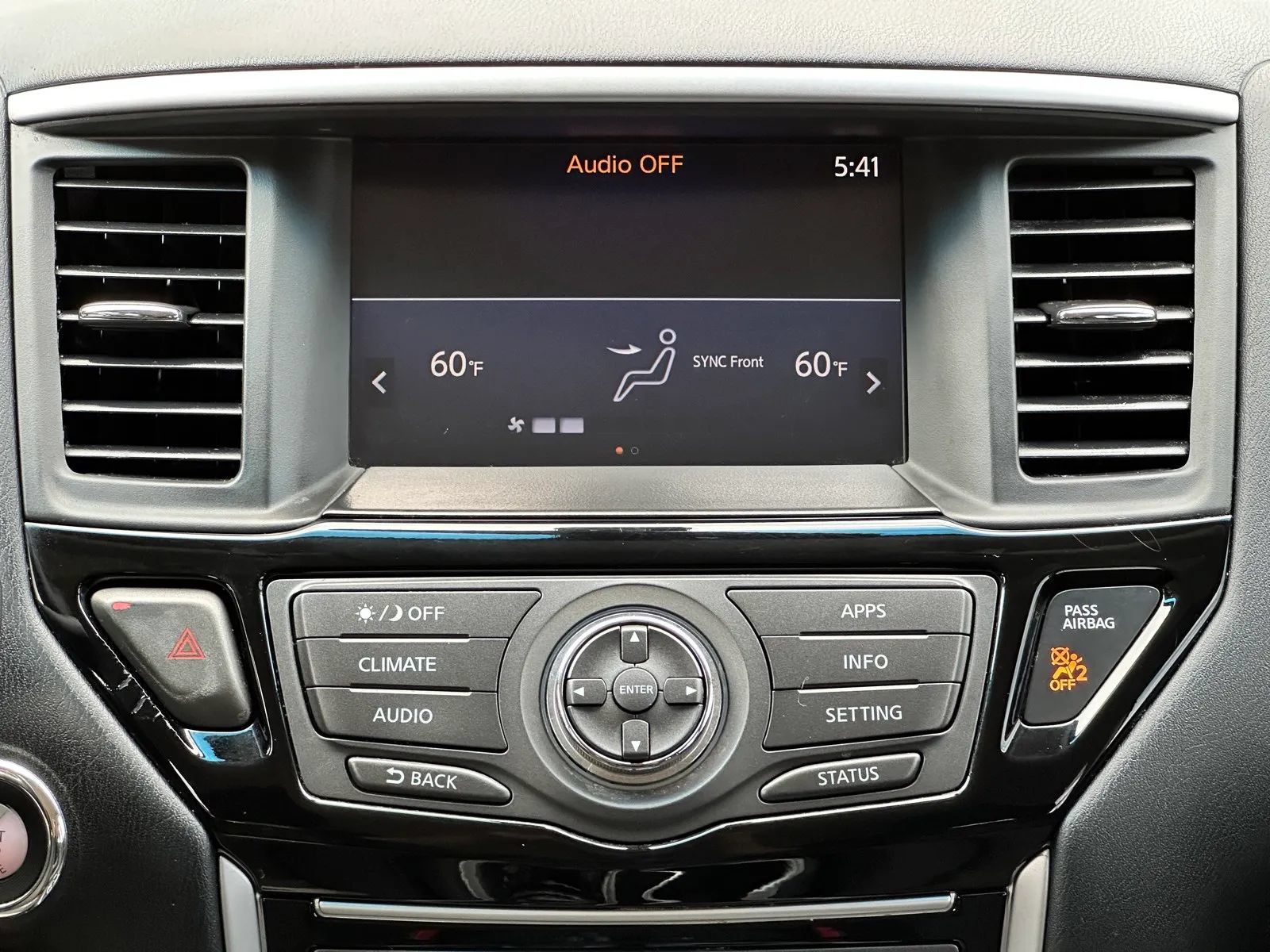 Used 2020 Nissan Pathfinder SV AWD/4WD image 14