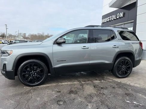 Used 2023 GMC Acadia SLE w/ Driver Convenience Package image 7