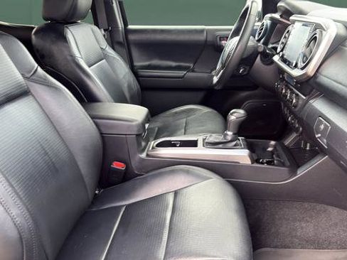 Used 2023 Toyota Tacoma Limited image 15