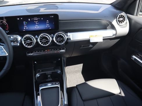 New 2026 Mercedes-Benz GLB 250 4MATIC image 12