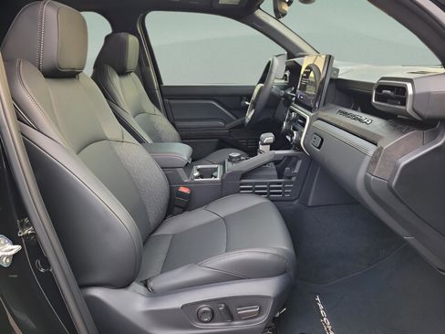 Used 2025 Toyota Tacoma Limited image 15