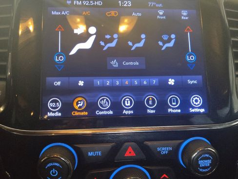 Used 2020 Jeep Grand Cherokee Altitude RWD image 25