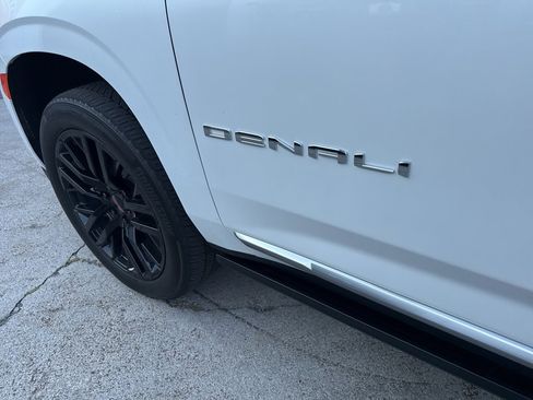 Used 2022 GMC Yukon Denali image 18