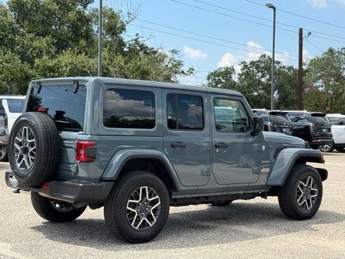 Used 2024 Jeep Wrangler Unlimited Sahara AWD/4WD image 6