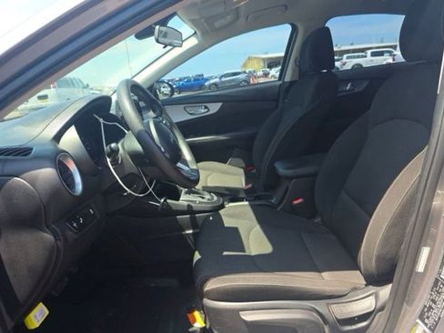 Certified 2024 Kia Forte LXS w/ LXS Technology Package FWD image 7