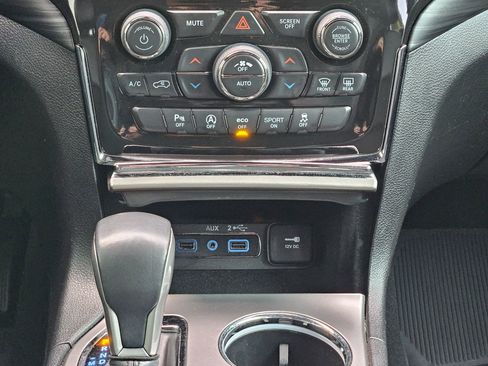 Used 2021 Jeep Grand Cherokee Laredo X image 13