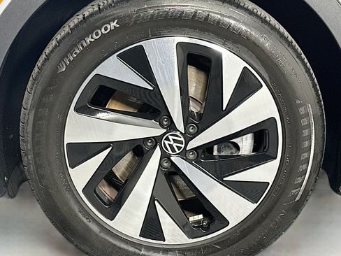 Used 2024 Volkswagen ID.4 2WD image 12