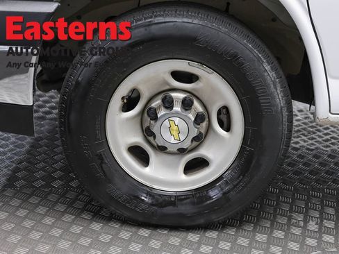 Used 2024 Chevrolet Express 3500 LT w/ LT Preferred Equipment Group RWD image 30