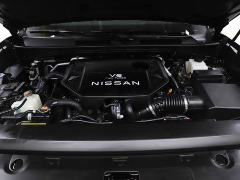 Used 2025 Nissan Armada SV image 30