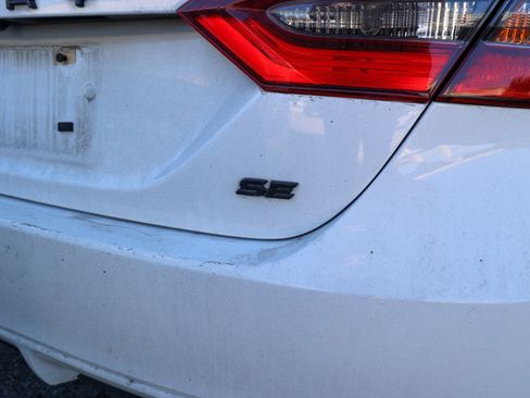 Used 2023 Toyota Camry SE image 11