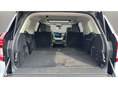 Used 2025 Ford Expedition Active AWD/4WD image 9