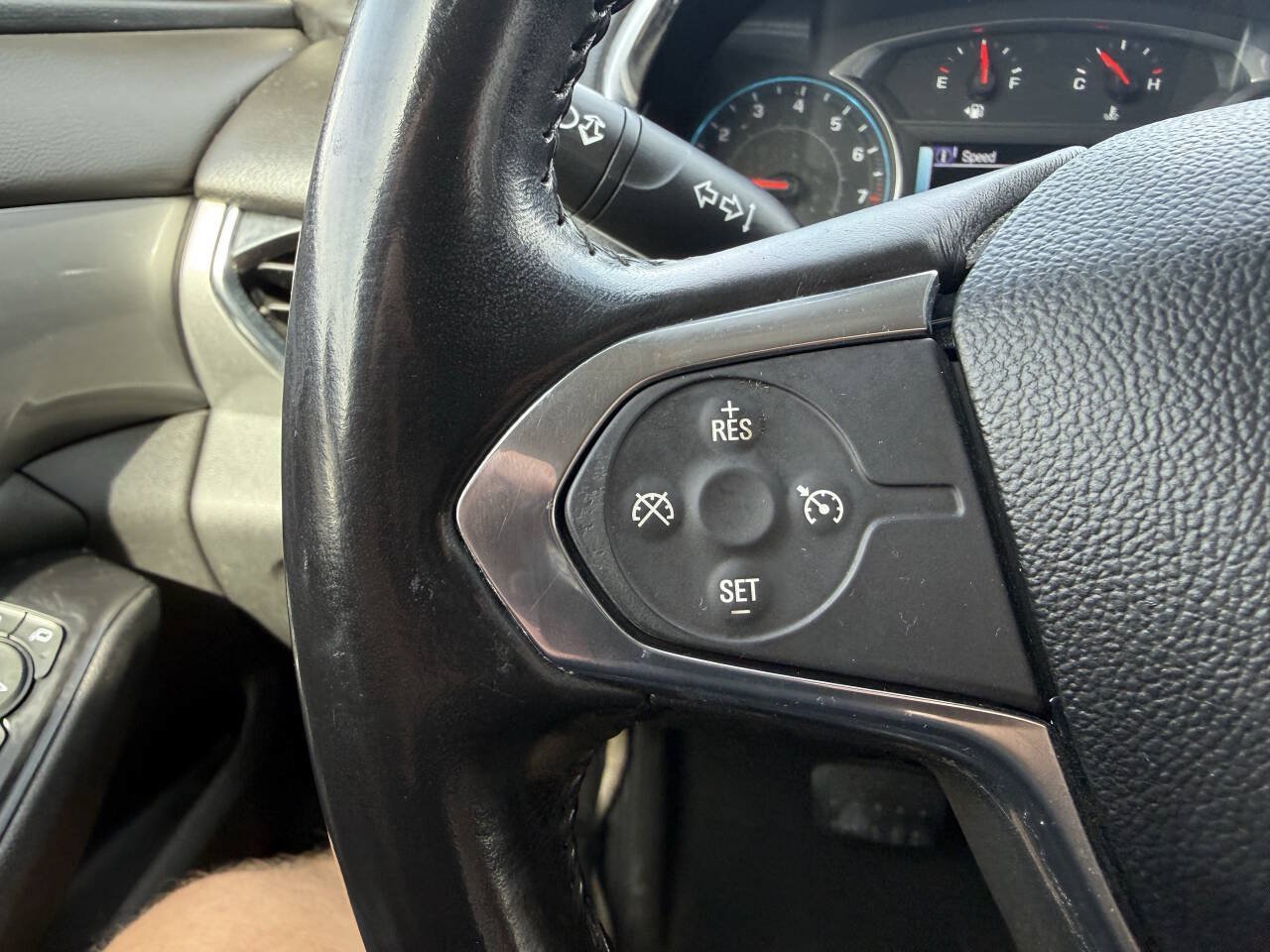Used 2019 Chevrolet Traverse RS FWD image 25