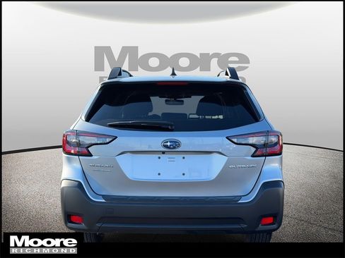 Used 2025 Subaru Outback Premium image 4