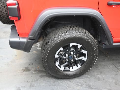 Used 2024 Jeep Wrangler Unlimited Rubicon 4xe image 11