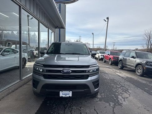 Used 2024 Ford Expedition XLT image 2