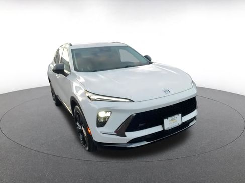 Used 2024 Buick Envision Sport Touring image 3