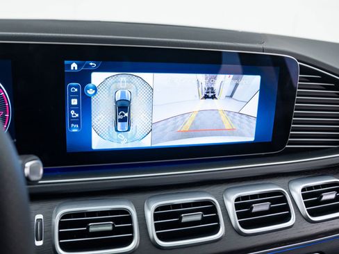 New 2026 Mercedes-Benz GLS 450 4MATIC image 34