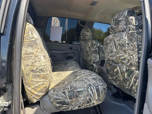 Used 2004 Chevrolet Silverado 2500 LT AWD/4WD image 11