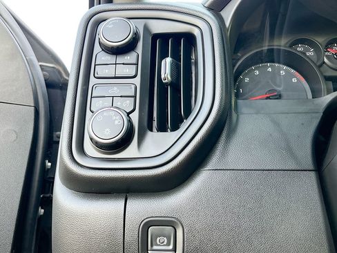Used 2021 Chevrolet Silverado 1500 Custom Trail Boss AWD/4WD image 10