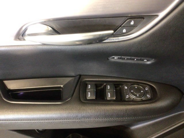 Used 2017 Cadillac XT5 Luxury w/ Driver Awareness Package AWD/4WD image 8