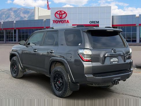Used 2022 Toyota 4Runner SR5 Premium image 5