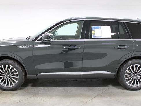 Used 2023 Lincoln Aviator Reserve w/ Equipment Group 201A image 6