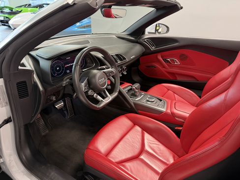 Used 2022 Audi R8 V10 RWD image 10