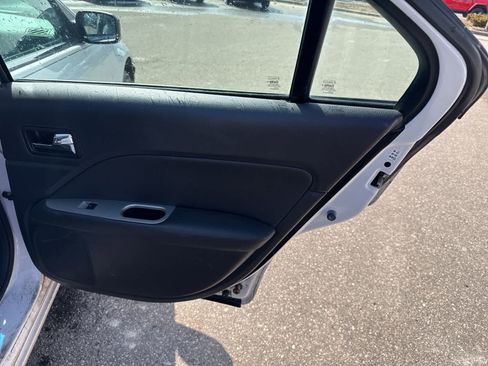 Used 2011 Ford Fusion SEL w/ 302A Rapid Spec Order Code image 24