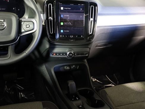 Used 2025 Volvo XC40 B5 Core AWD/4WD image 15