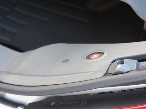 Used 2009 Mercedes-Benz SL 550 SL550 image 37