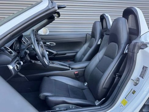Used 2024 Porsche 718 Boxster RWD image 5