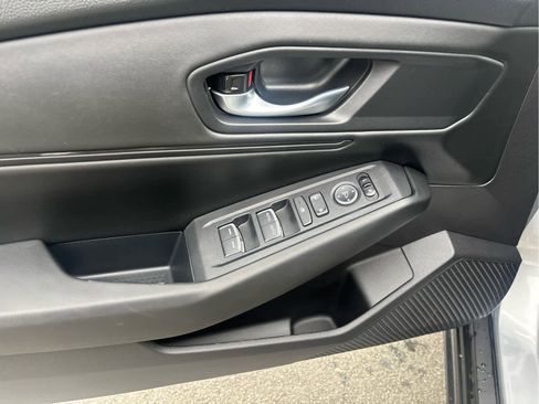 Used 2025 Honda Accord SE image 6