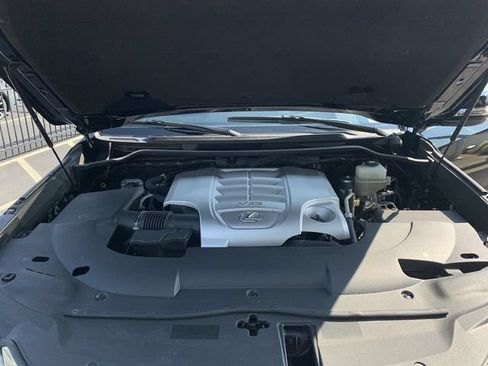 Used 2021 Lexus LX 570 4WD w/ Sport Package image 16