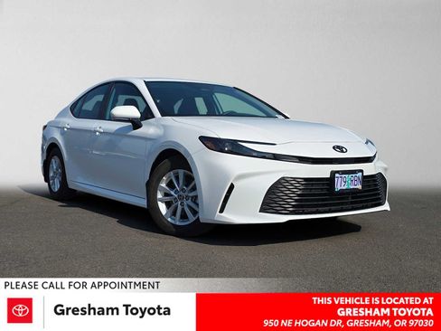 Used 2026 Toyota Camry LE w/ Preferred Package 2 (TMS) FWD image 1