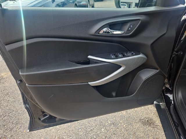 Used 2025 Chevrolet Trax LS FWD image 10