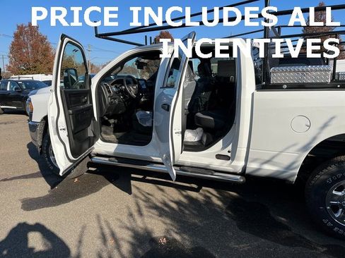 New 2024 RAM 2500 Tradesman w/ Chrome Appearance Group image 2