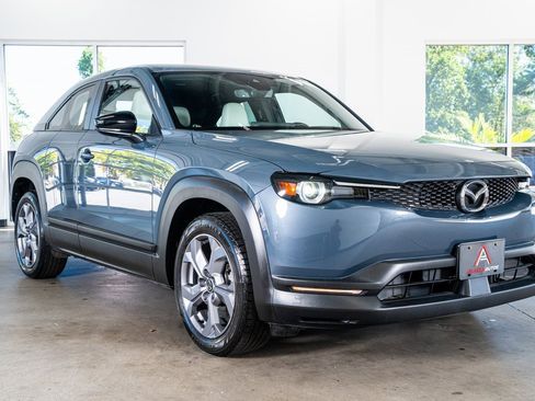 Used 2022 MAZDA MX-30 Electric w/ Premium Package image 4