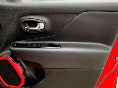 Used 2022 Jeep Renegade Latitude image 22