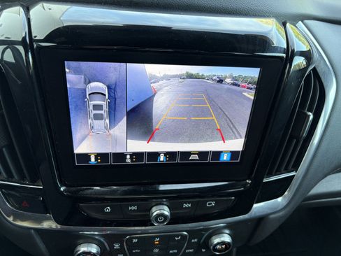 Used 2022 Chevrolet Traverse RS AWD/4WD image 17