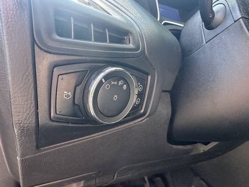 Used 2013 Ford Focus SE w/ SE Winter Pkg FWD image 17