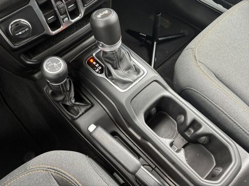 Used 2025 Jeep Wrangler Unlimited Sport AWD/4WD image 40