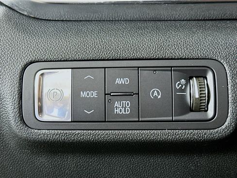 Used 2025 GMC Terrain Elevation image 17