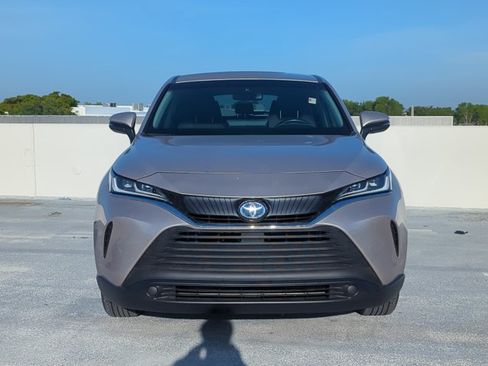 Used 2023 Toyota Venza LE AWD/4WD image 2