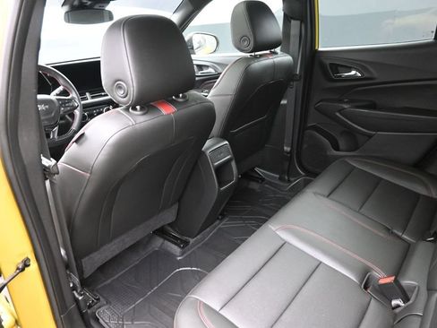 Used 2024 Chevrolet Trax RS w/ Sunroof Package FWD image 25