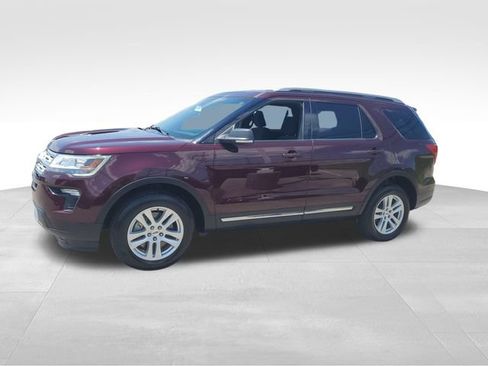 Used 2019 Ford Explorer XLT w/ Equipment Group 201A AWD/4WD image 7