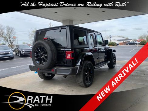 Used 2023 Jeep Wrangler Sahara w/ Cold Weather Group image 8