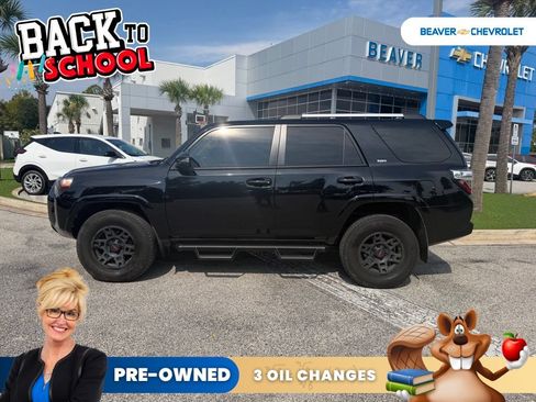 Used 2021 Toyota 4Runner SR5 Premium w/ Moonroof Package AWD/4WD image 7