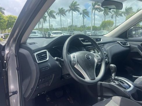 Used 2016 Nissan Rogue SV FWD image 14