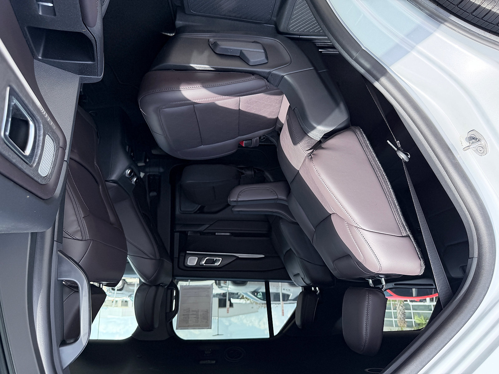 Used 2026 Ford Explorer Platinum RWD image 15