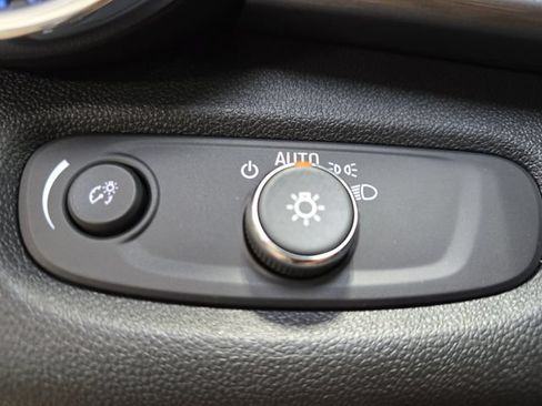 New 2026 Chevrolet Trax LT w/ Driver Confidence Package FWD image 27